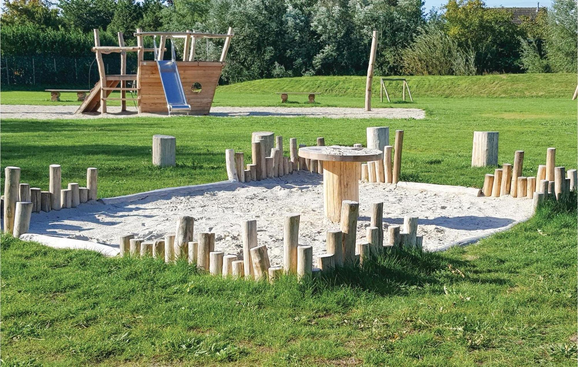 Lovely Home In Tzummarum With Wifi Экстерьер фото