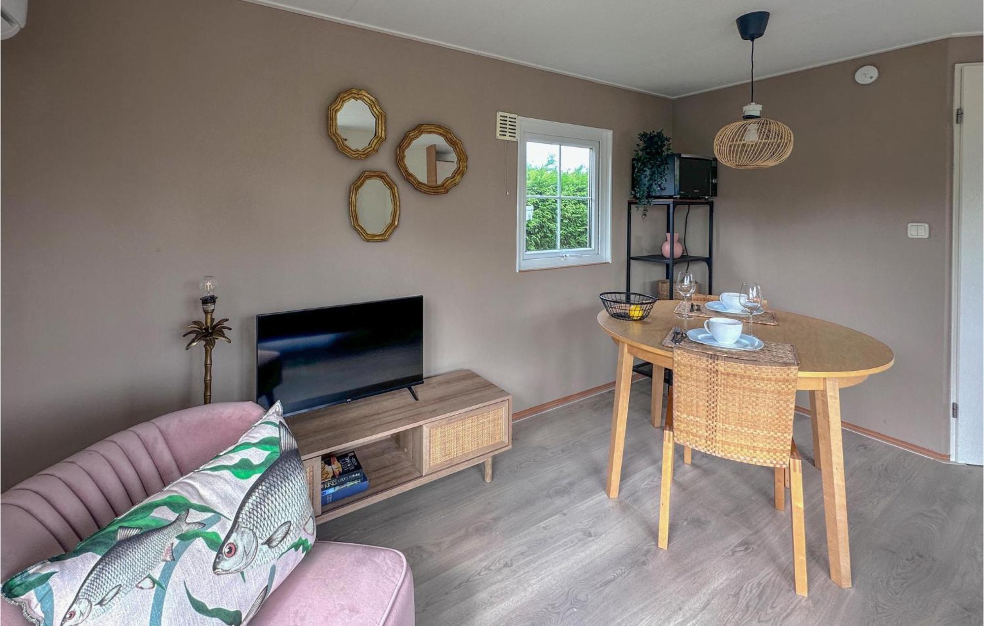 Lovely Home In Tzummarum With Wifi Экстерьер фото