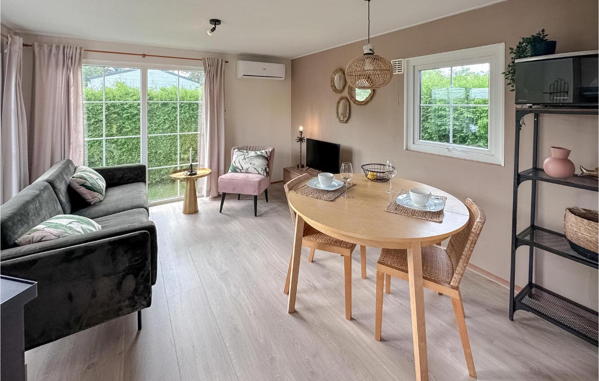 Lovely Home In Tzummarum With Wifi Экстерьер фото